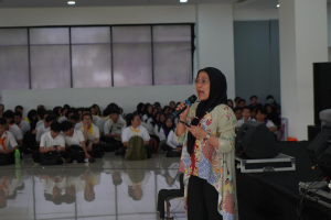 UNIVERSITAS ESA UNGGUL 2